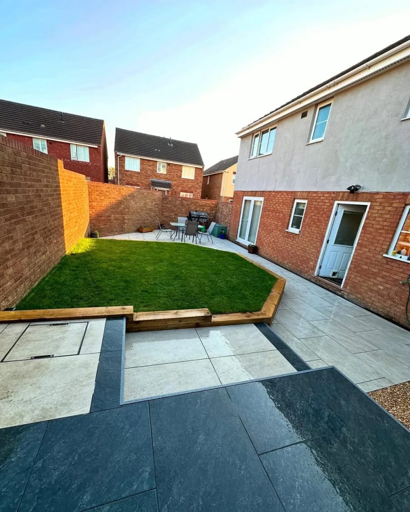Full garden renovation using contrasting porcelain tiles